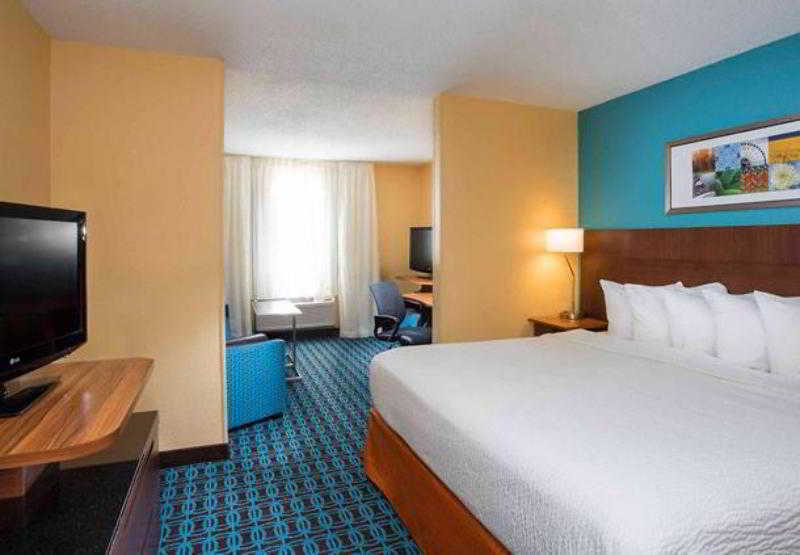 Fairfield Inn & Suites Dallas Park Central Экстерьер фото