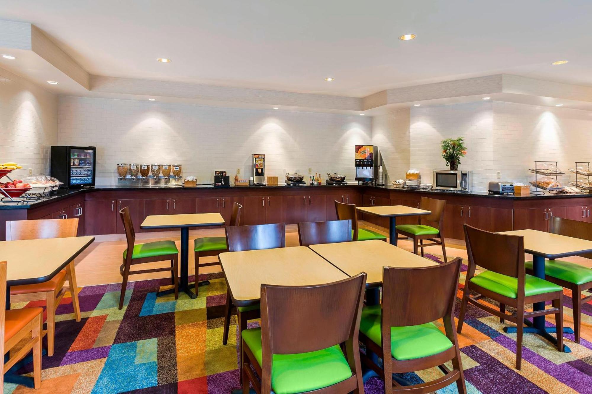 Fairfield Inn & Suites Dallas Park Central Экстерьер фото