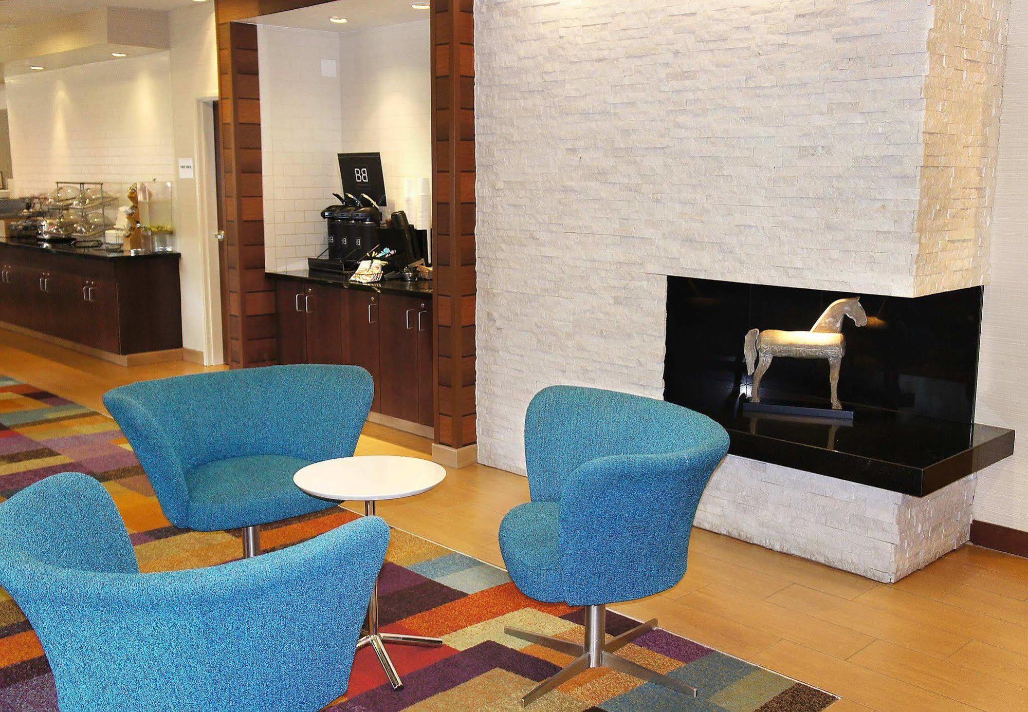 Fairfield Inn & Suites Dallas Park Central Экстерьер фото